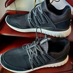 Men's Adidas black athletic trainer shoes 10.5